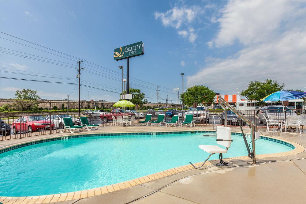 Spark By Hilton San Antonio Northwest Near Six Flags Exterior photo
