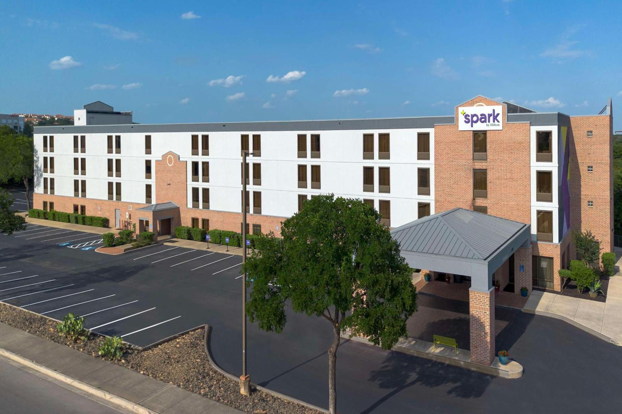 Spark By Hilton San Antonio Northwest Near Six Flags Exterior photo